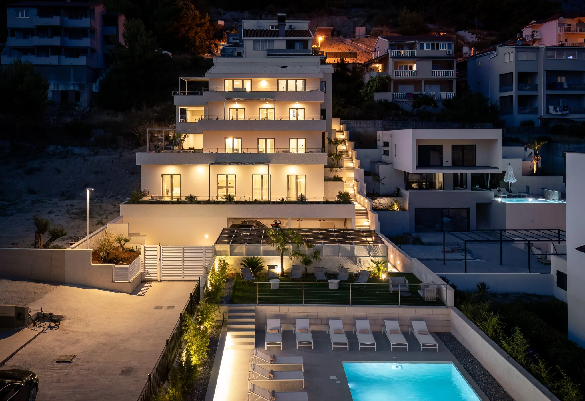 ALMISSUM Residences exterior and pool
