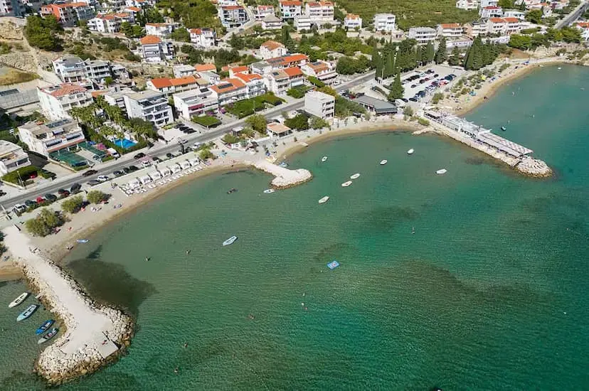 Sandy shoreline in Duće